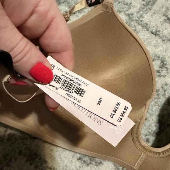 Victorias Secret plunge low back bra. NWT. Size 36D. - Picture 4 of 4